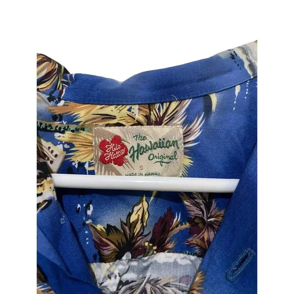 Hilo Hattie Hawaiian Original Blue Tropical Floral Button-Down Shirt Size S - Picture 3 of 3